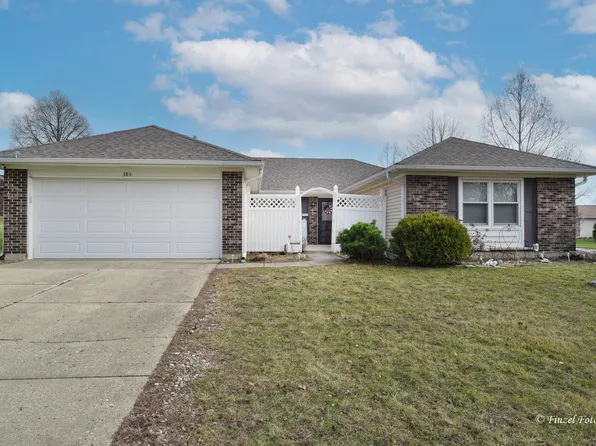 385 Grandview Ct, Algonquin, IL 60102