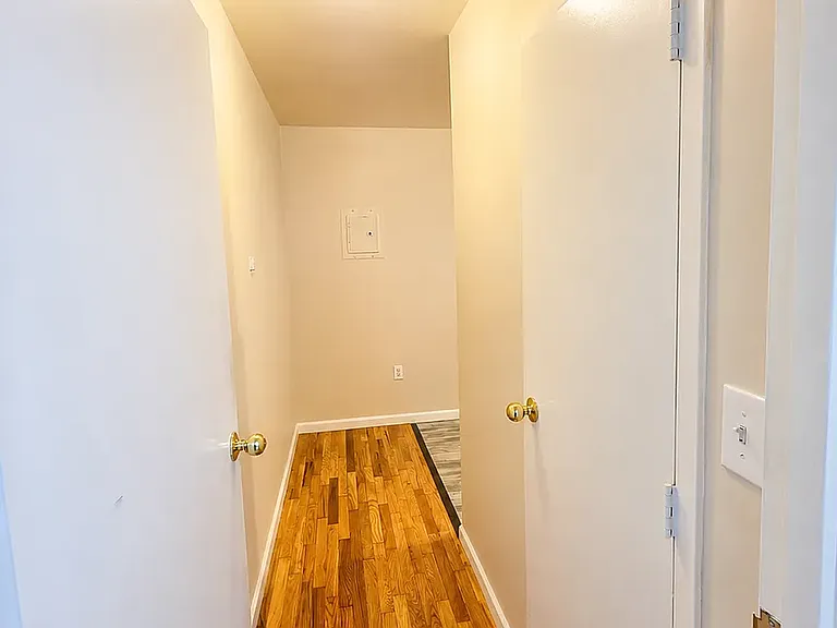 302 Hart St #2 — Photo 15