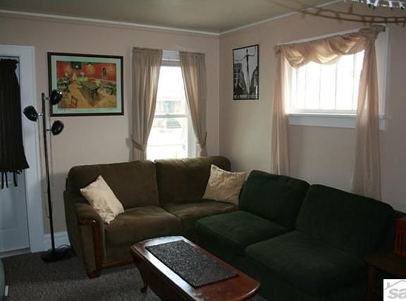 2nd image of 1615 Maryland Ave