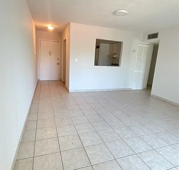 230 Calabria Ave — Photo 10
