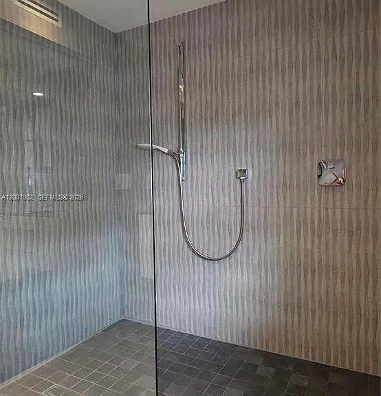 5255 Collins Ave #7G — Photo 24