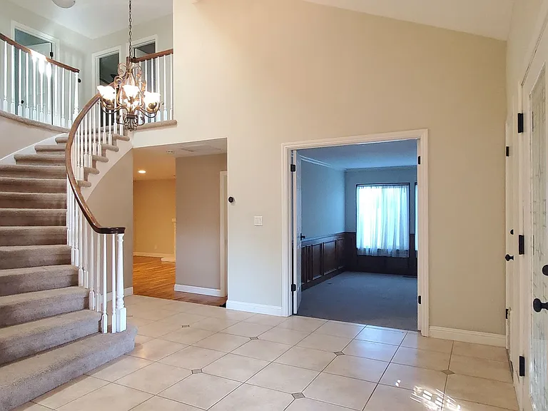 16745 Spring Hill Ct — Photo 2