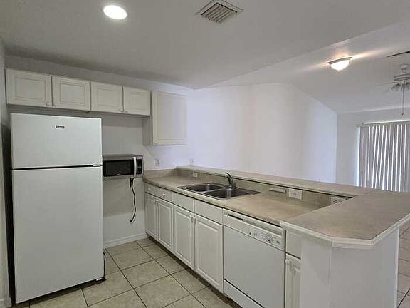 5th image of 2213 NE 15th Ln