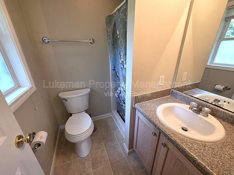 5635 Monticello Ave — Photo 13