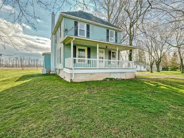 3677 Olcott St, Lockport, NY 14094