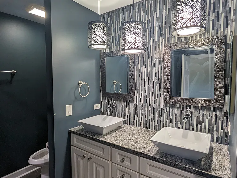 768 Lambert Ln — Photo 6