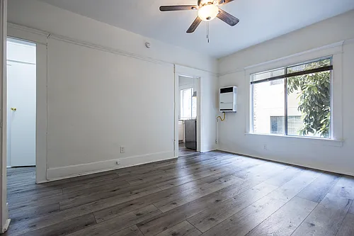Valencia Village Lofts Photo 1