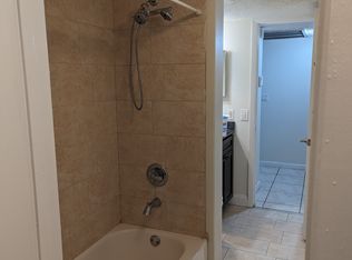 900 Constitution Dr APT F, Homestead, FL 33034