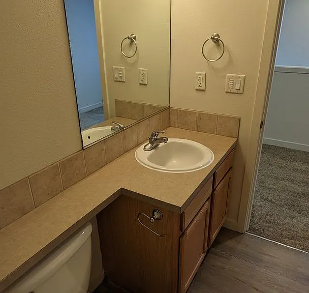 Halsey East Townhomes — Photo 95