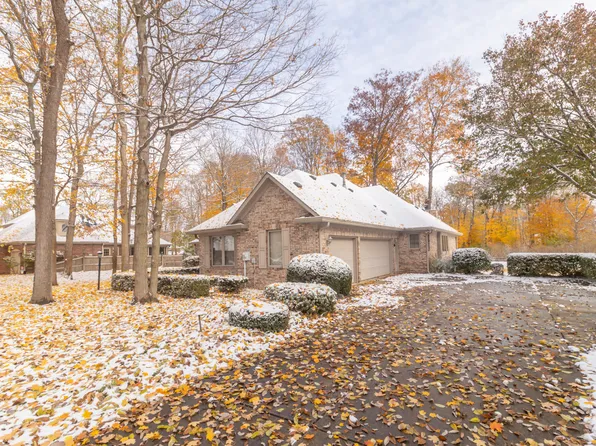 4053 S Village Row, New Palestine, IN 46163