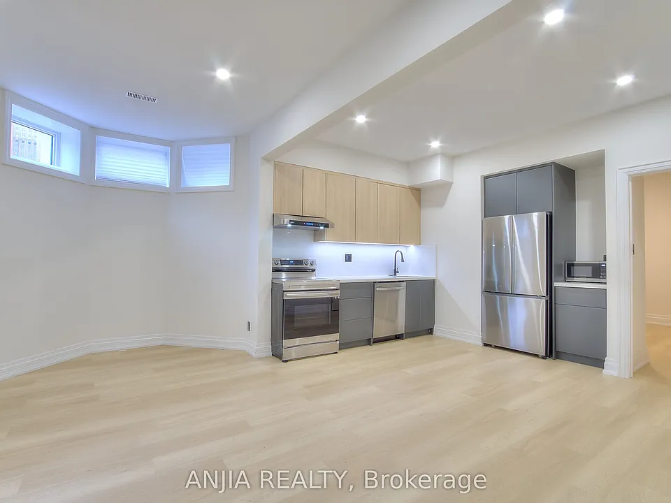 16 Clarkhill St #BASEMENT