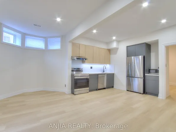 16 Clarkhill St #Basement, Toronto, ON M2R 2G7