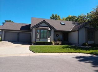 4615 W 89th St, Prairie Village, KS 66207