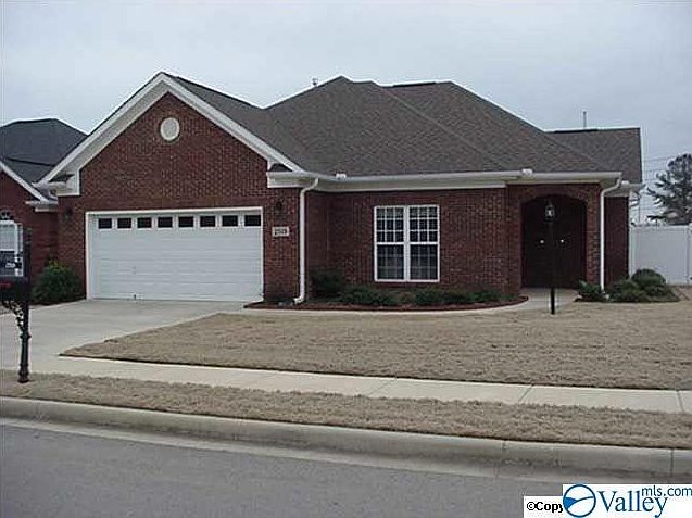 1st image of 2518 Oak Place Dr SE