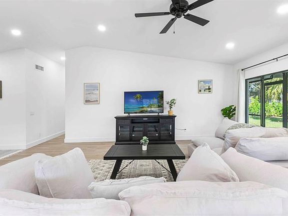5th image of 13781 Barberry Dr
