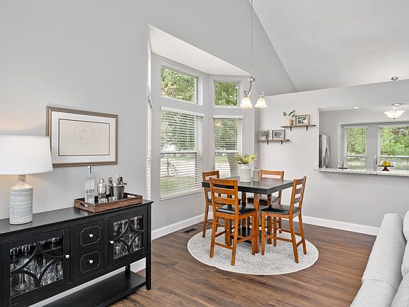 5th image of 4724 River Run Dr