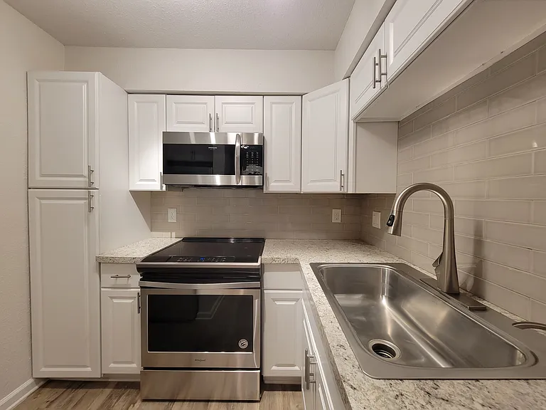 Oak Bend — Photo 38