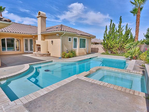 4th image of 19176 Glenbrook Cir