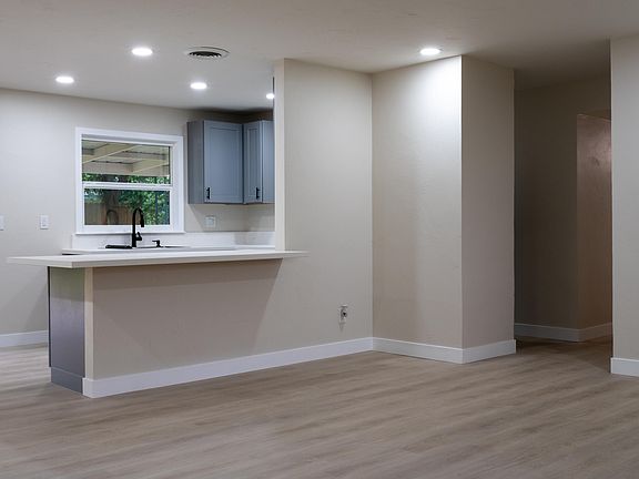 5th image of 6075 N Selland Avenue
