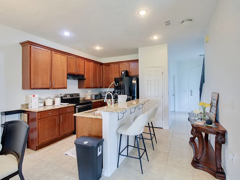 20626 Maxim Pkwy — Photo 6