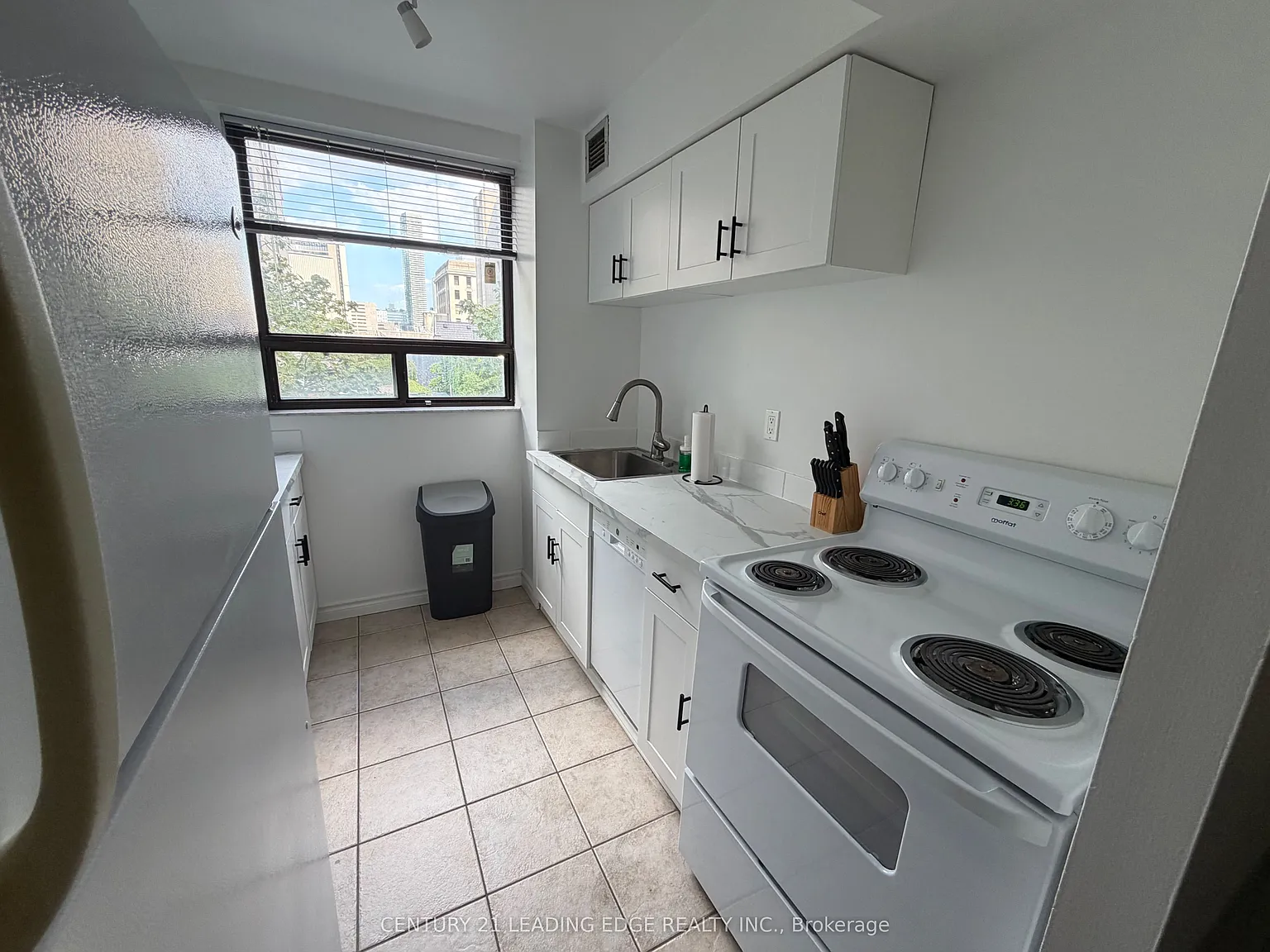 2 bed, $2,800 — Photo 4
