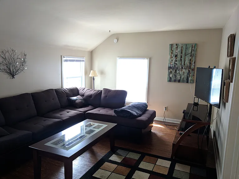 140 Rossiter Rd #UP — Photo 16