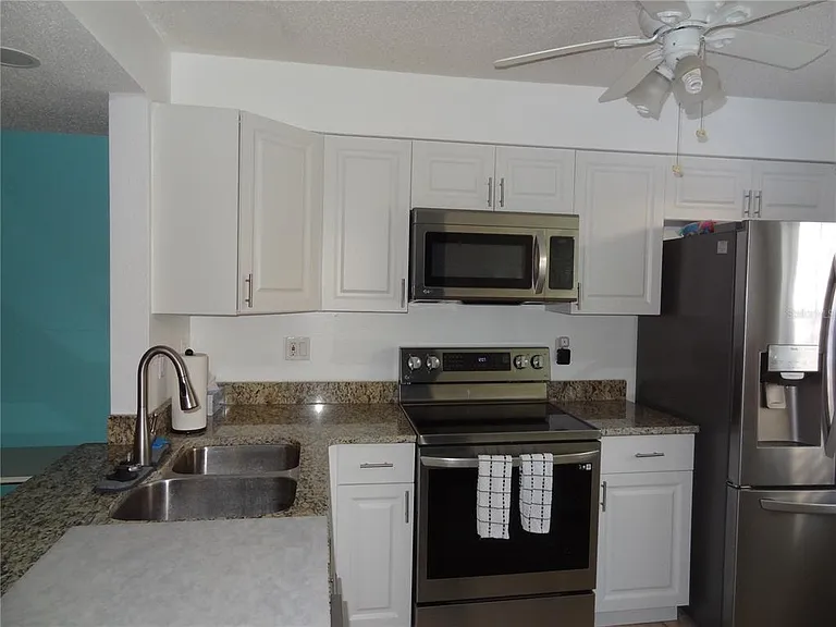 11135 Carriage Hill Dr #3 — Photo 6