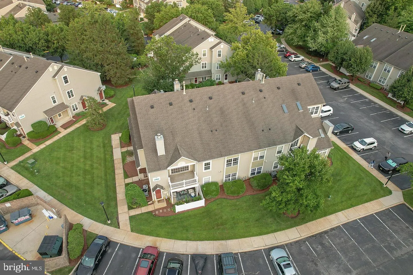 2 bed, 2.0 bath, 1092 sqft, $2,200 — Photo 3