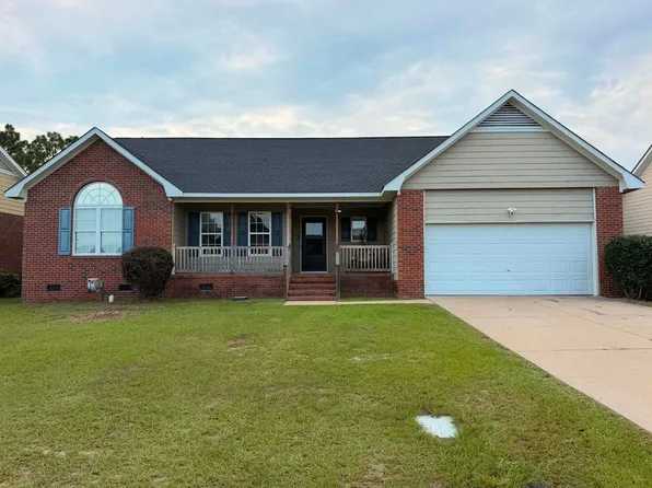 618 Connaly Dr, Hope Mills, NC 28348