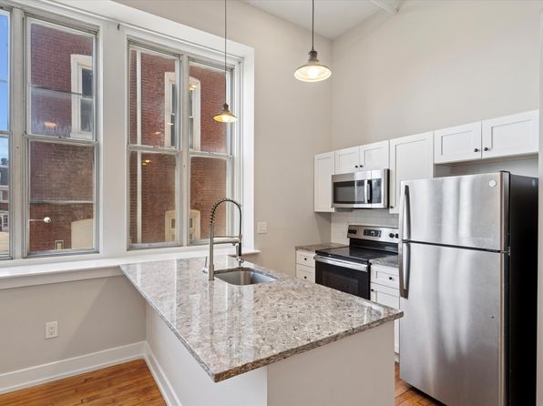 4635 E Thompson St #B206