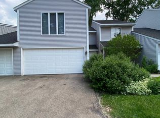 1955 Charles Ln, Aurora, IL 60505