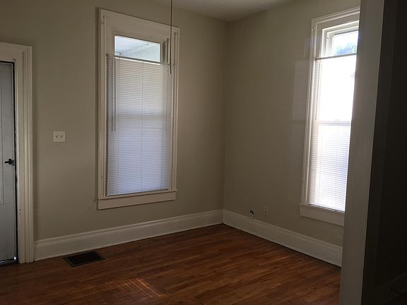 3rd image of 258 W Sugartree St