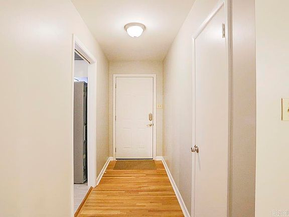 3rd image of 5 Brookridge Dr