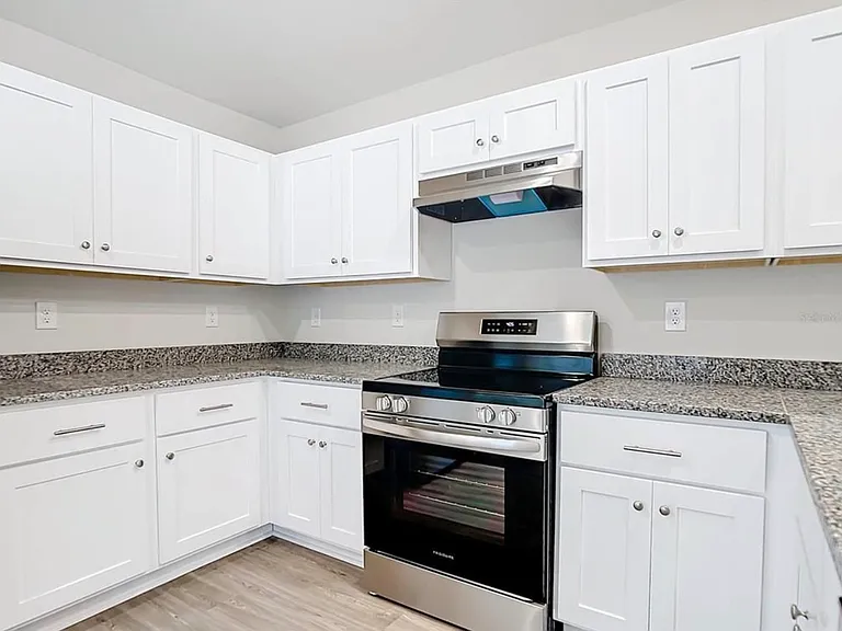 2106 Fernwood St #2106 — Photo 8