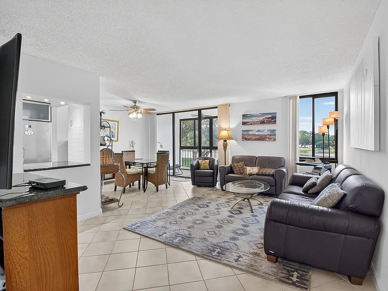 3604 Bridgewood Dr — Photo 7