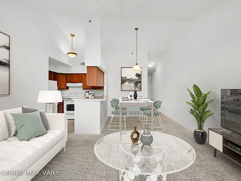 LakePointe Apartments — Photo 48