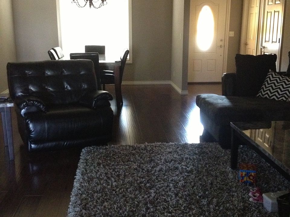 1st image of 207 Valentine Dr