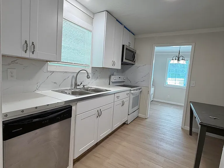401 New Sterling Rd — Photo 7