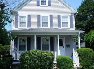 16 Friendship St, New London, CT 06320
