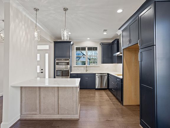 7th image of this home