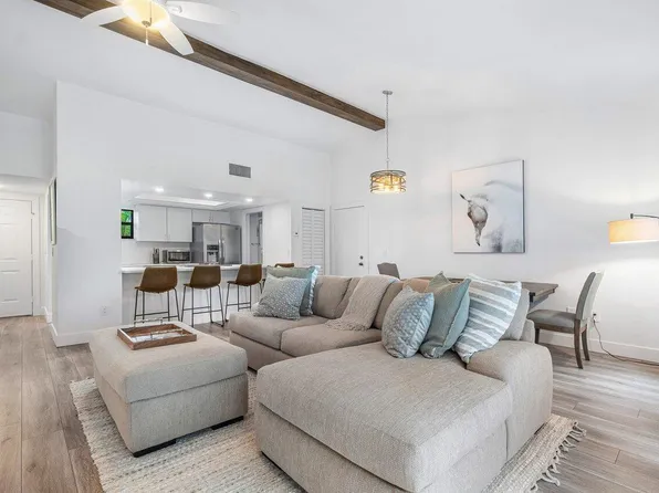 11863 Wimbledon Circle #504, Wellington, FL 33414