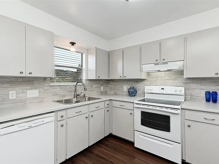 1709 Wild Basin Ledge #B — Photo 23