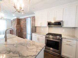 210 3rd St #1, Cambridge, MA 02141