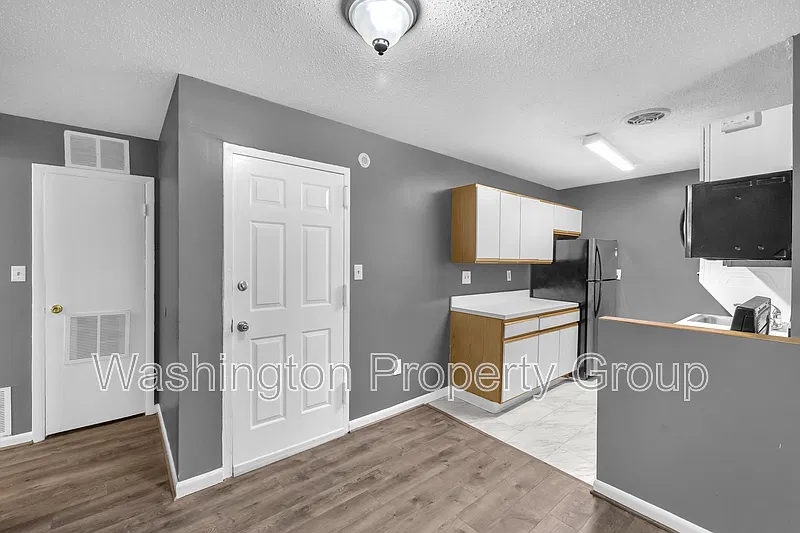 1 bed, 1.0 bath, 999 sqft, $1,199 — Photo 3