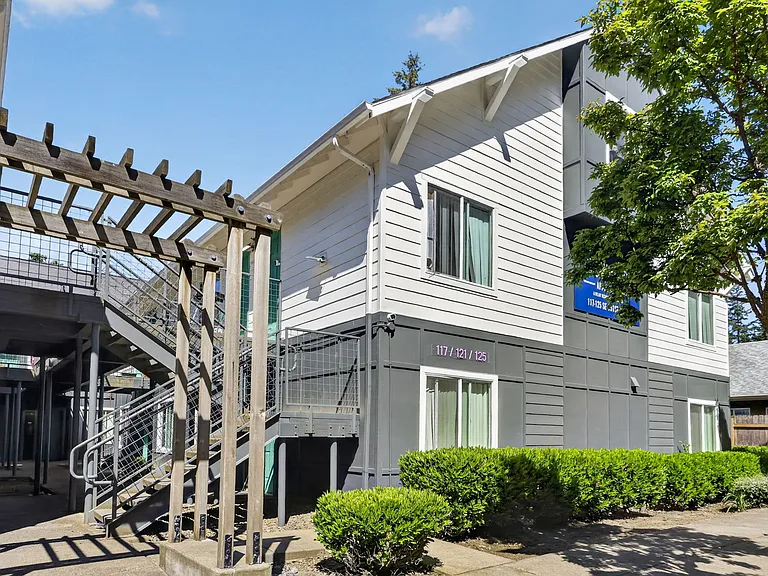 121 SE 151st Ave #105 — Photo 39