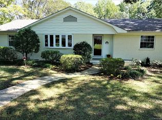 6132 Lake Forest Rd, Charlotte, NC 28227