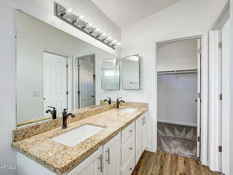 1550 N Sunset Pl — Photo 29