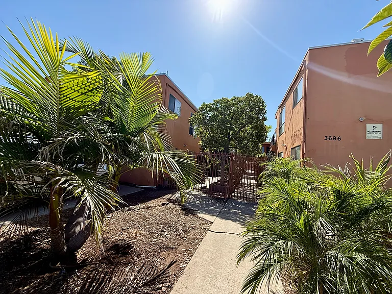 3686 Marlborough Ave #5 — Photo 3