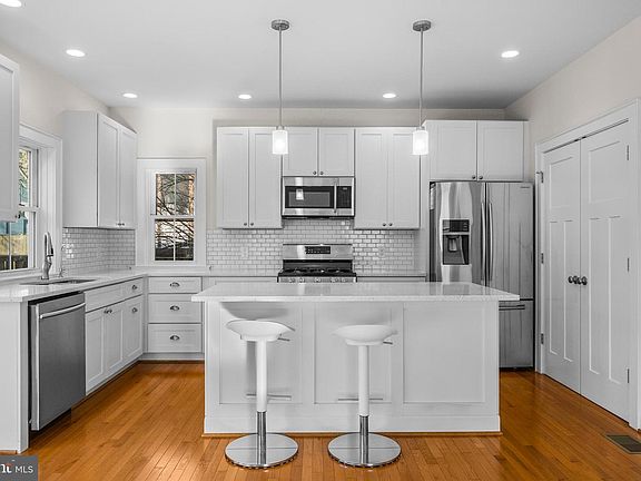 4th image of 8210 Grove St