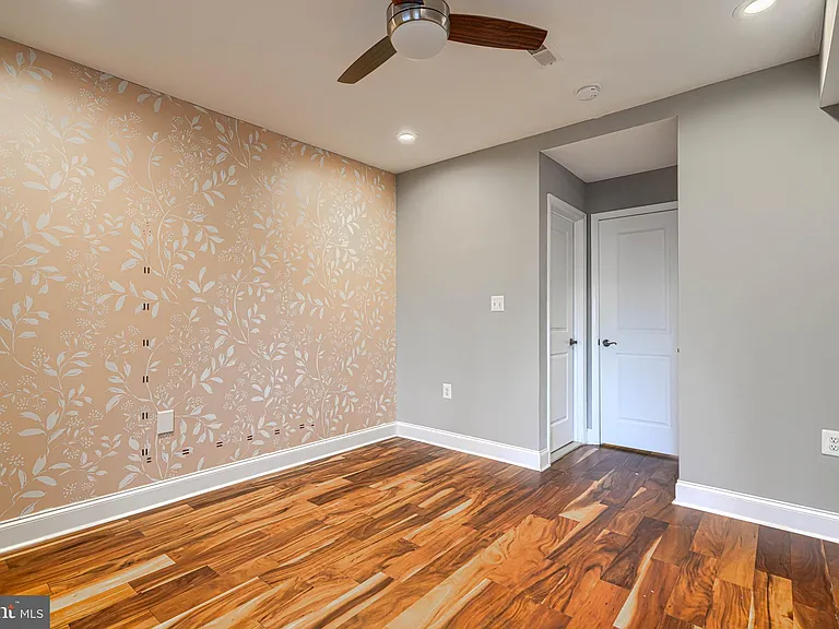 1620 E Clement St — Photo 26